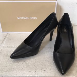 Michael Kors Dorothy Pumps
